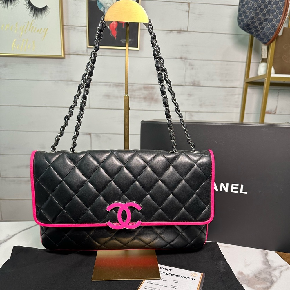 SOLD โโโโCHANEL RARE Large 2008 Cruise Collection Flap Bag ๐ - Picture 2 of 14